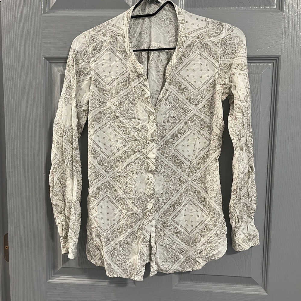 Eddie Bauer White Long Sleeve Tee with Geometric Pattern